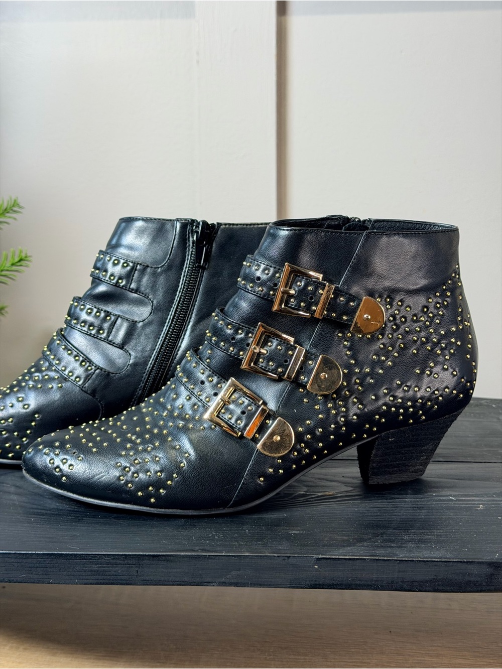 Jeffrey Campbell Starburst leather Black Studded Ankle Boots with Buckles SZ 8